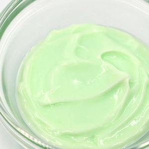 ครีมบำรุงหนังศีรษะสูตรเฉพาะสำหรับร้านเสริมสวย เพื่อผมเรียบลื่นเงางาม 1000 กรัม ผลิตภัณฑ์จากญี่ปุ่น นวดศีรษะด้วยสารสกัดจากว่านหางจระเข้ สาหร่าย และสมุนไพร - Product Image 2