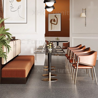 Chaise de salle à manger en cuir commerciale avec siège rembourré, design moderne et luxueux, mobilier pour café, restaurant, bistro, bar et espaces hôteliers