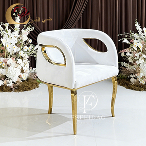 Sillas de comedor con estructura de metal dorado real de terciopelo blanco para salón de ceremonias - Product Image 1
