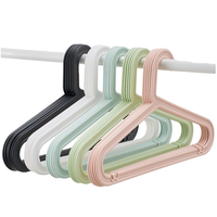 Cintre en plastique de conception pour enfants de haute qualité cintres en PP peu encombrants pour affichage de garde-robe pour enfants