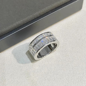 Anello Minimalista Scintillante per Donne, Elegante Gioiello da Dito alla Moda - Product Image 2