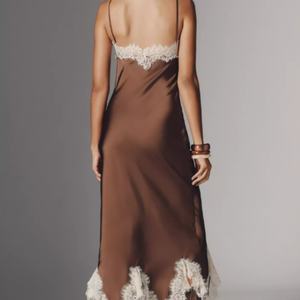 เดรสผ้าซาตินปักลายดอกไม้ แต่งลูกไม้ ทรงหลวมยาวแบบลำลอง ระบายอากาศได้ดี เป็นมิตรกับสิ่งแวดล้อม มีโลโก้ด้านหน้า พร้อมสายผูกธรรมชาติ เหมาะสำหรับฤดูร้อน - Product Image 2