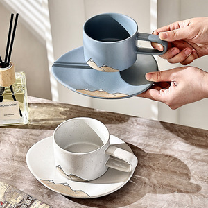 Set di Tazze da Caffè in Ceramica Minimalista Ispirato al Kintsugi con Smalto Maculato e Piattino Abbinato per Casa Moderna e Uso in Caffetteria - Product Image 1