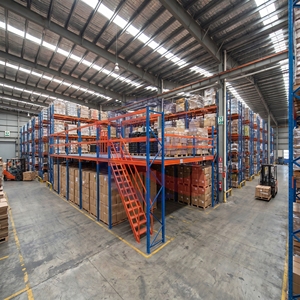 Plataforma de Entrepiso, Estantería Metálica de Alta Resistencia para Almacenamiento Industrial, Sistema de Estanterías para Pisos Industriales - Product Image 1