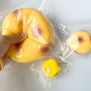 Juguete Blandito de Mango Realista, Juguete Sensorial Antiestrés con Forma de Fruta, Juguete de Peluche de Mango Gigante, Regalo Novedoso para Adultos y Niños - Product Image 1