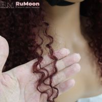 Perruque bouclée bordeaux 99J en cheveux brésiliens vierges Remy, closure en dentelle HD transparente 5x5, pré-épilée, sans colle, densité 250%