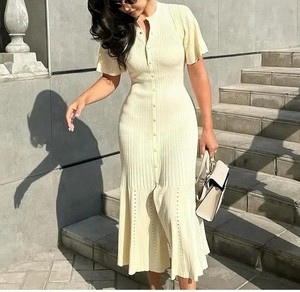 Vestido midi <span class=keywords><strong>de</strong></span> punto con cuello redondo, <span class=keywords><strong>manga</strong></span> <span class=keywords><strong>corta</strong></span>, ajuste ceñido, transpirable, con botones frontales, dobladillo plisado y cintura elástica para uso diario informal. - Product Image 1