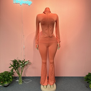 महिलाओं की 3-टुकड़ा वेलोर ने कमर वाली पैंट और हेडस्कार्फ y2k शीतकालीन पोशाक पर तह के साथ जिप-अप हुडी - Product Image 2