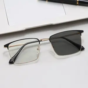 फैशन फोटोक्रोमिक चश्मा उच्च गुणवत्ता वाले कंप्यूटर एंटी ब्लू लाइट ब्लॉक आईब्रो बी टाइटेनियम मिश्र धातु ऑप्टिकल फ्रेम