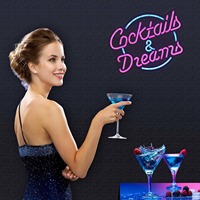 Enseigne néon LED bicolore « Cocktails & Rêves » – Décoration murale pour bars, pubs et clubs