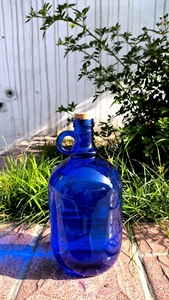 Vente flash Bouteilles de bière en verre bleu cobalt 1L-5L Grand volume avec bouchon à vis pour Tequila Whisky Brandy Vin de Californie - Product Image 5
