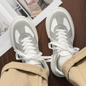 Chaussures de skate tendance pour hommes, style classique noir avec surpiqûres blanches, semelles épaisses, parfaites pour les loisirs quotidiens - Product Image 2