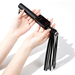 Mayorista: Vibrador sexual inalámbrico negro para adultos, látigo de estimulación sexual, accesorio de juego de roles para parejas. - Product Image 1