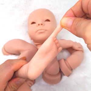 Peluche 18 pouces <span class=keywords><strong>Reborn</strong></span> Baby DIY Kit Pièces de corps <span class=keywords><strong>en</strong></span> <span class=keywords><strong>silicone</strong></span> avec tous les trucs de bébé Cartoon Fashion Doll Style - Product Image 6