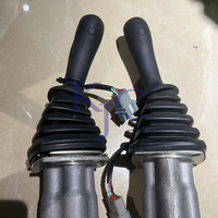 Manette de commande KJC 701/80298 25/221308 pour chargeuse-pelleteuse 2CX 3CX 4CX 526 530 532 537