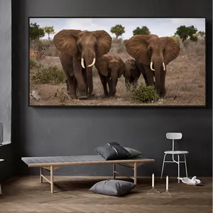 Poster Hewan Hitam dan Putih Seni Dinding Lukisan Kanvas Gambar Keluarga Gajah Afrika Di Dinding Dekorasi Rumah
