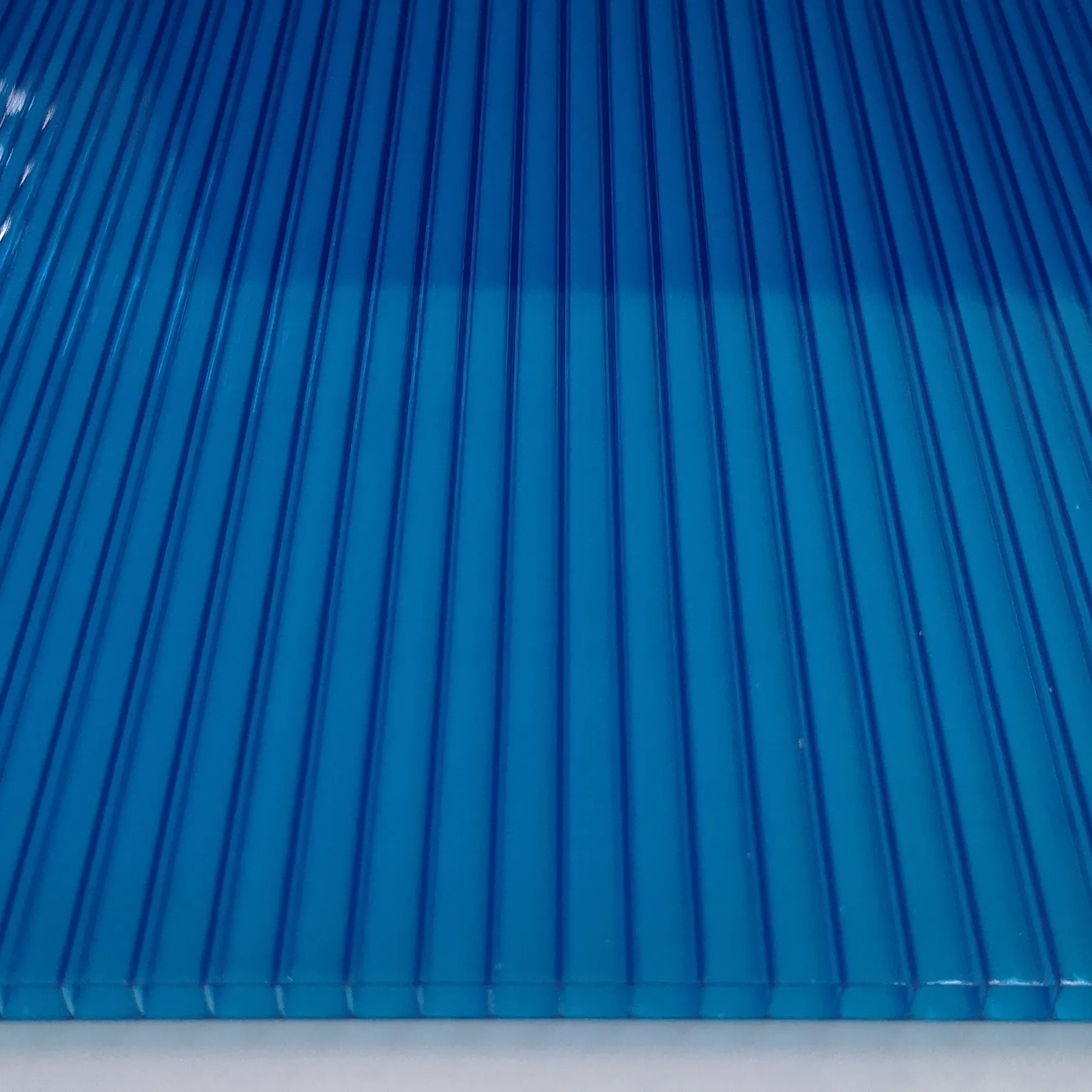 2023 Großhandel Private Label farbige Anpassung 6mm doppelwandige solide Polycarbonat Dach bahnen für Gewächshaus
