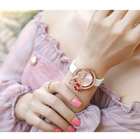 Montre Femme Quartz Luxe Motif Phénix Chinois Or Rose Acier Inoxydable Bracelet Cuir Rouge Orné Diamants Rubis Cristal