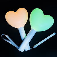 Sincen - Iluminación Interactiva para el Engajamiento del Público, ENHYPEN, Palos de Luz LED Personalizables para Eventos Profesionales y Actuaciones en Escenario
