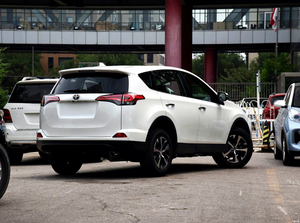 <span class=keywords><strong>Toyota</strong></span> <span class=keywords><strong>RAV4</strong></span> d'<span class=keywords><strong>occasion</strong></span> <span class=keywords><strong>2019</strong></span> 2.0L CVT Chine 6 5 places SUV Essence Aspiration Naturelle R17 Conduite à Gauche Basique Automatique - Product Image 2
