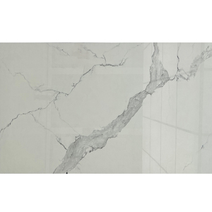 Escalier intérieur en pierre de quartz artificiel décoré avec une dalle de quartz blanc avec des comptoirs en quartz Karaka veine grise - Product Image 3