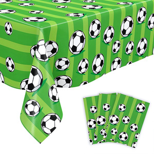 Mantel desechable con temática de fútbol, verde a rayas con balones de fútbol para decoración de fiestas - Product Image 5