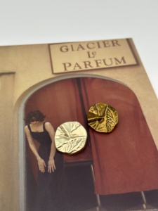 Bán Buôn Tùy Chỉnh Kim Loại Nút Thân Thiện Với Môi Vàng Kẽm Hợp Kim Brass Phong Cách Dập Nổi Chân Nút Blazer Snap Cho Quần Áo Logo Thương Hiệu - Product Image 2