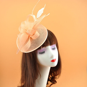 Serre-tête plume de mariée, style rétro britannique, coiffure élégante de luxe, cérémonie royale, fête festival, 2022 - Product Image 6
