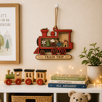 Ornement de train oscillant |   Pièces d'arbre en contreplaqué peuplier et acrylique pour maison de poupée |   Décoration de chambre d'enfant sur le thème des voyages et des aventures |   Vente en gros OEM CPSC