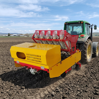 Machine à planter l'ail autopropulsée avec système de fertilisation et boîte de vitesses de précision à 5 rangs pour un rendement élevé