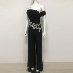 <span class=keywords><strong>Tuta</strong></span> Elegante da <span class=keywords><strong>Donna</strong></span> con Spalle Scoperte, <span class=keywords><strong>Nera</strong></span>, con Strass, <span class=keywords><strong>Aderente</strong></span> e Gamba Larga per Feste Formali - Product Image 3