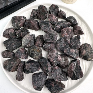 Pietra grezza naturale Semi preziosa rosso ruvida granato pietra preziosa ghiaie per la guarigione o la decorazione della casa - Product Image 3