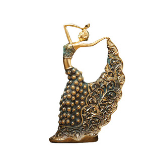 Ornamenti da Scrivania in Stile Europeo di Lusso Creativo, Decorazioni per la Casa, Oggetti in Resina in Confezione Colorata - Product Image 1