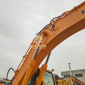 รถขุดฮุนได 305LC-9T 305 มือสอง พร้อมเครื่องยนต์คัมมินส์ ปั๊มเกียร์ และมอเตอร์ - Product Image 6