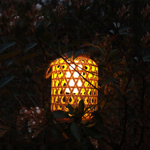 Luces solares para exteriores transfronterizas, farolillos decorativos de jardín de ratán de bambú para patios, inspiración navideña - Product Image 3