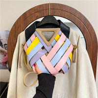 2026 Damen Mode Bunte Crossbody Handtaschen mit Dreieckgriff Damen Gewebte Schultertasche mit Abnehmbarer Kordelzugtasche