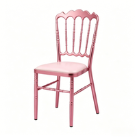 Chaises de salle à manger empilables en métal, durables, imperméables, écologiques, avec coussin en cuir PU, pour mariages en plein air et hôtels