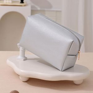 Pochette de toilette portable en cuir PU imperméable Xdh1310, personnalisée, pour le maquillage, sac à cosmétiques pour femmes - Product Image 5