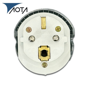 Adaptor Multifungsi 10A dengan Soket untuk Mengubah Steker UK, AS, Eropa Menjadi Tiga atau Dua Pin untuk Perjalanan - Product Image 4