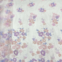 Tissu en dentelle brodée de fleurs perlées de 120 cm de large
