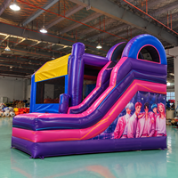 Château gonflable Ceyu Kpop avec panneau de fond imprimé à motifs de scène lumineuse et toboggan rose fluo pour location de fêtes pour jeunes
