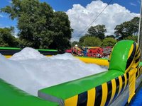 Piscine gonflable géante en mousse personnalisée pour la location événementielle et les activités familiales
