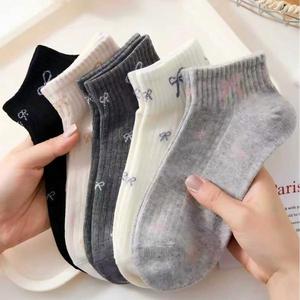 Vớ cổ chân cotton dệt kim mỏng thêu nơ tùy chỉnh bán buôn, số lượng đặt hàng tối thiểu nhỏ, kiểu dễ thương <span class=keywords><strong>Kawaii</strong></span>, chất liệu gân, dành cho nữ, mua số lượng lớn - Product Image 2