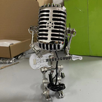 Décoration de bureau à domicile, lampe de table miniature rétro en métal, lampe de nuit cool et mignonne, microphone vintage, guitare, robot, statue de lampe