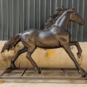 รูปปั้นม้าเดินขนาดใหญ่แบบสั่งทำ  งานหล่อทองสัมฤทธิ์  ประติมากรรมม้าแบบเดิน  ตกแต่งภายนอกสไตล์โมเดิร์นผสมผสานความดั้งเดิม - Product Image 3