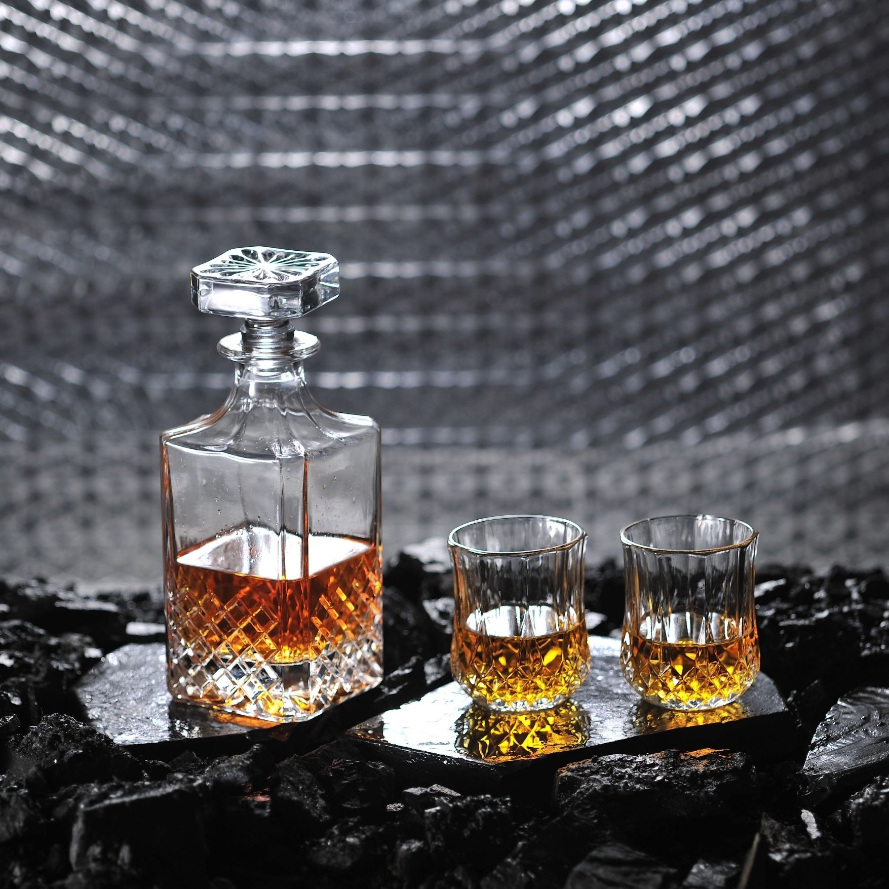 XIPAN Crystal 750ml Whiskey Decanter and Tumblers Set