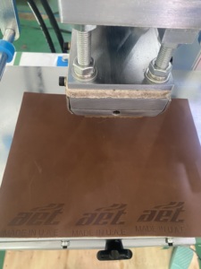 Machine de marquage à chaud hydraulique QF-815A, machine de gaufrage de logo pour chaussures <span class=keywords><strong>et</strong></span> sacs en cuir - Product Image 5