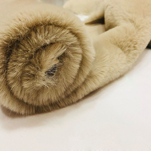 Fabricant de fausse fourrure de renard, Anti-pilules, produit d'origine, Polyester chaud argent, imprimé avec de la fausse fourrure, vente en gros, échantillon pour vêtements - Product Image 3