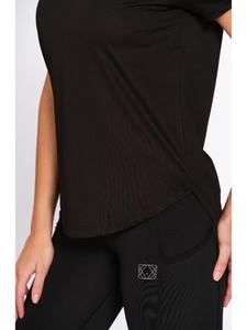 T-shirt de sport noir uni en polyester pour femme Munns & Mars, col rond, coupe athlétique, design activewear pour la salle de sport et l'entraînement - Product Image 2