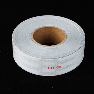 เทปสะท้อนแสงสีขาว DOT-C2 ปรับแต่งได้ ขนาด 5 ซม.*45.7 ม. กันน้ำ กันไฟ พิมพ์ได้ ใช้สำหรับติดตั้งเพื่อเพิ่มความโดดเด่นให้กับยานพาหนะ - Product Image 1